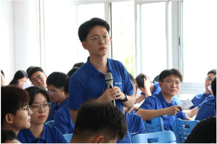 “秦皇岛新能源人才启航”培训学员提问，该培训由风电整机制造企业金风科技承办。
